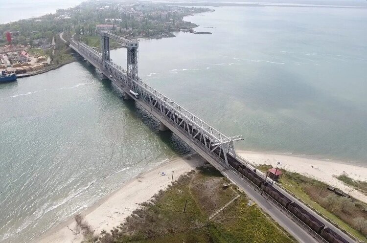Окупанти знову вдарили по мосту через Дністровський лиман