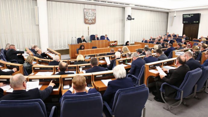 Сенат Польщі одноголосно ухвалив резолюцію про підтримку України