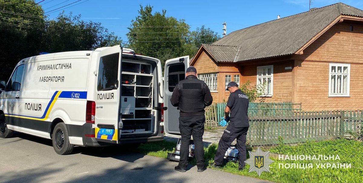 Вбив пенсіонерку та поранив ножем її сина: на Львівщині затримали 21-річного злочинця (фото)