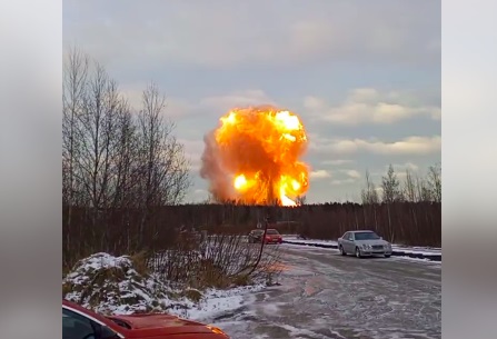 Вогонь до неба. Біля Санкт-Петербурга горить газопровід