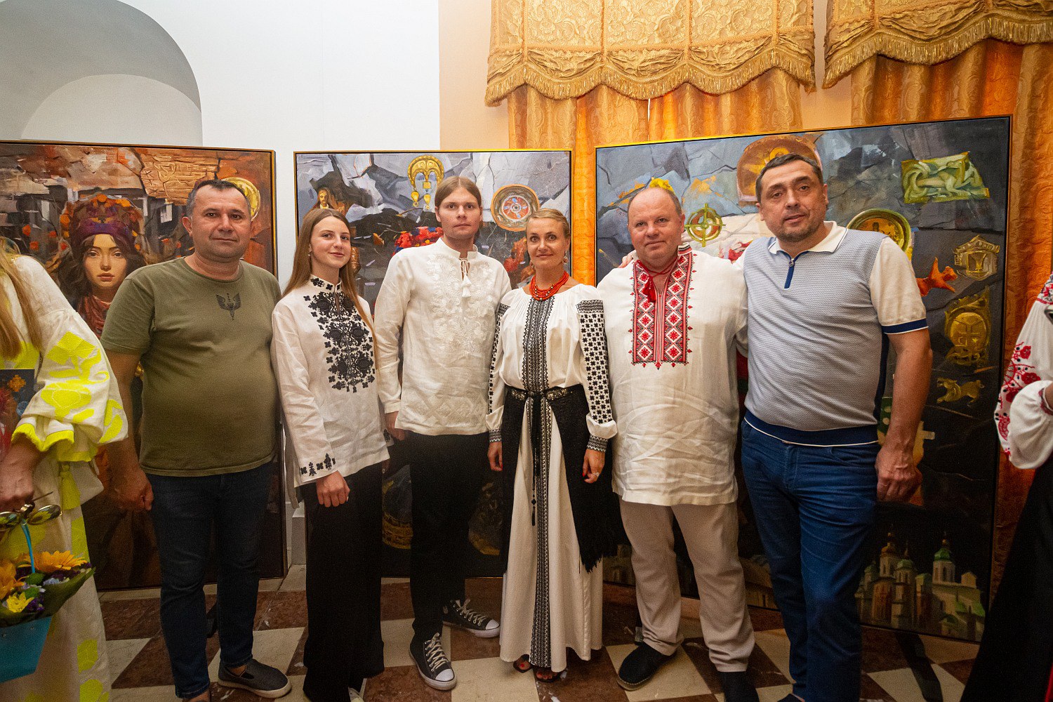 «Україна крізь віки»: в Києві презентували мистецьку виставку