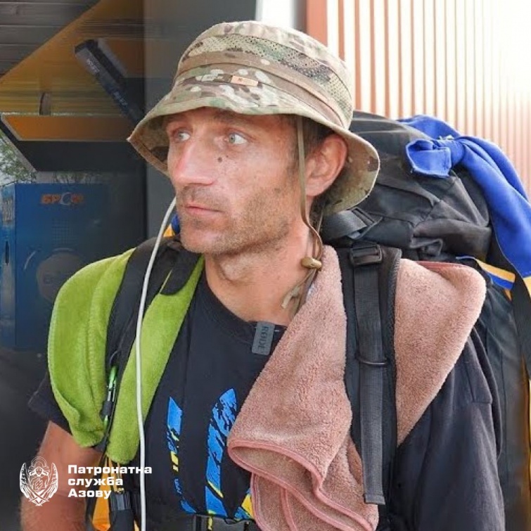 Ветеран "Азову" пішки дістався з Києва до Львова, щоб зібрати гроші для поранених воїнів