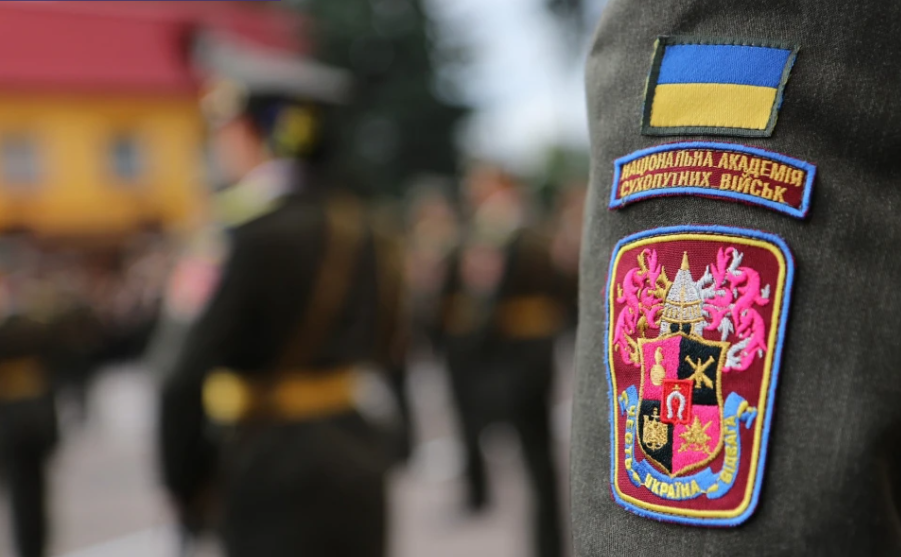 У Львові майор академії сухопутних військ бив військових і знущався з них. Його затримали