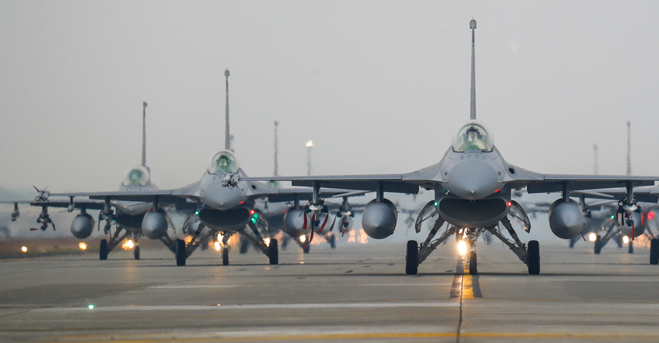 F-16 почнуть бойові вильоти в Україні вже взимку: нові прогнози