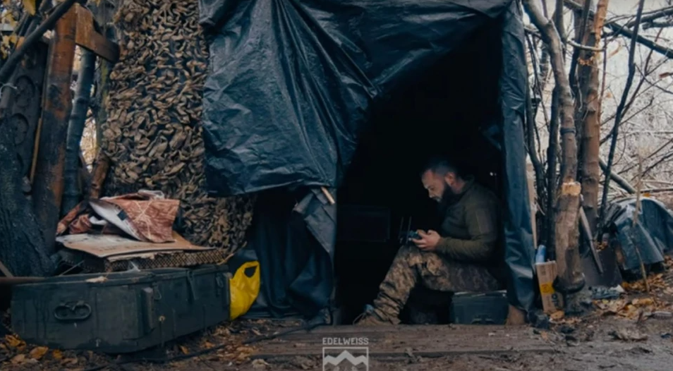 Бійці «Едельвейсу» показали життя і бойові будні пілотів FPV-дронів