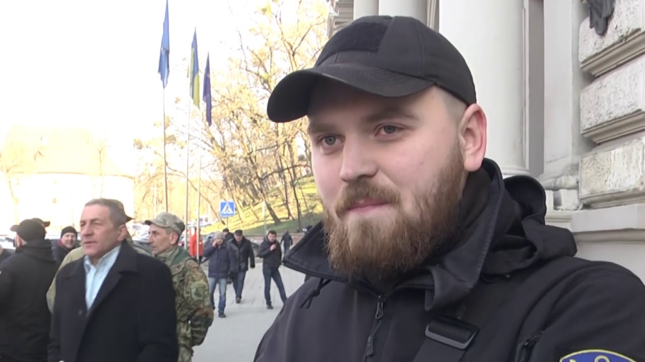 Українських захисників побили через російську музику