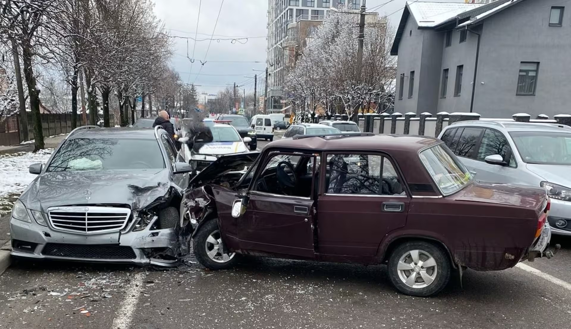 У Львові водієві стало зле за кермом (фото)