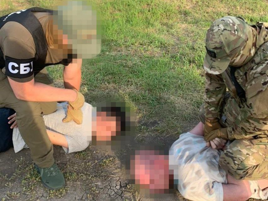 У Дніпрі затримали шахраїв, які викрадали гроші з карток загиблих воїнів ЗСУ