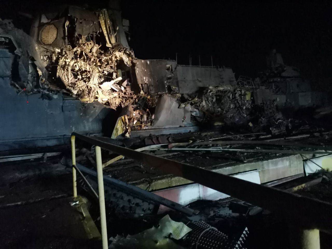 Удар по кораблю "Аскольд" у Керчі. З'явилися фото та відео знищеного ракетоносія
