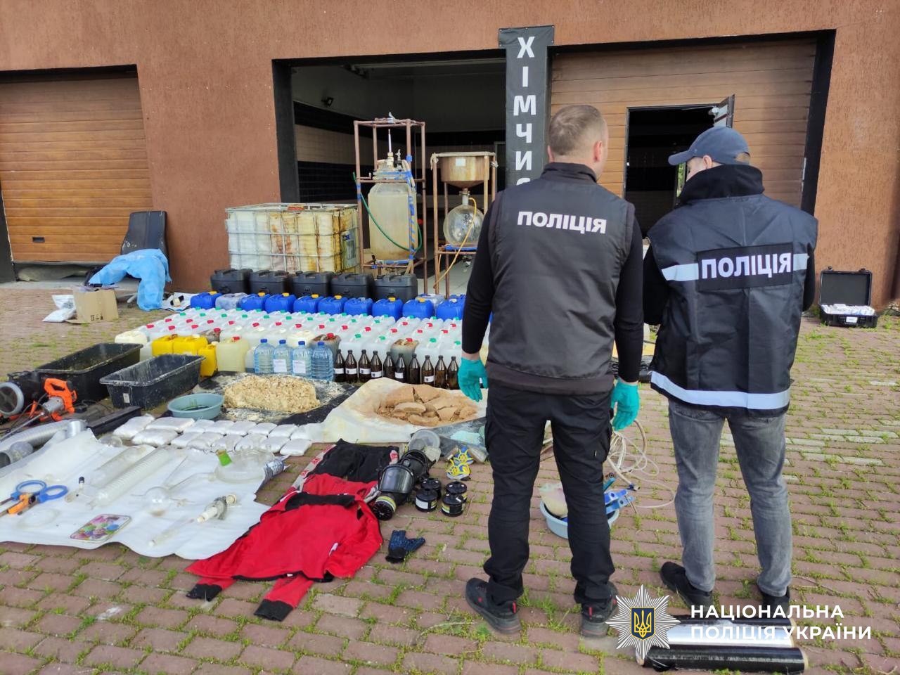 В Україні масова облава на наркопритони: фото