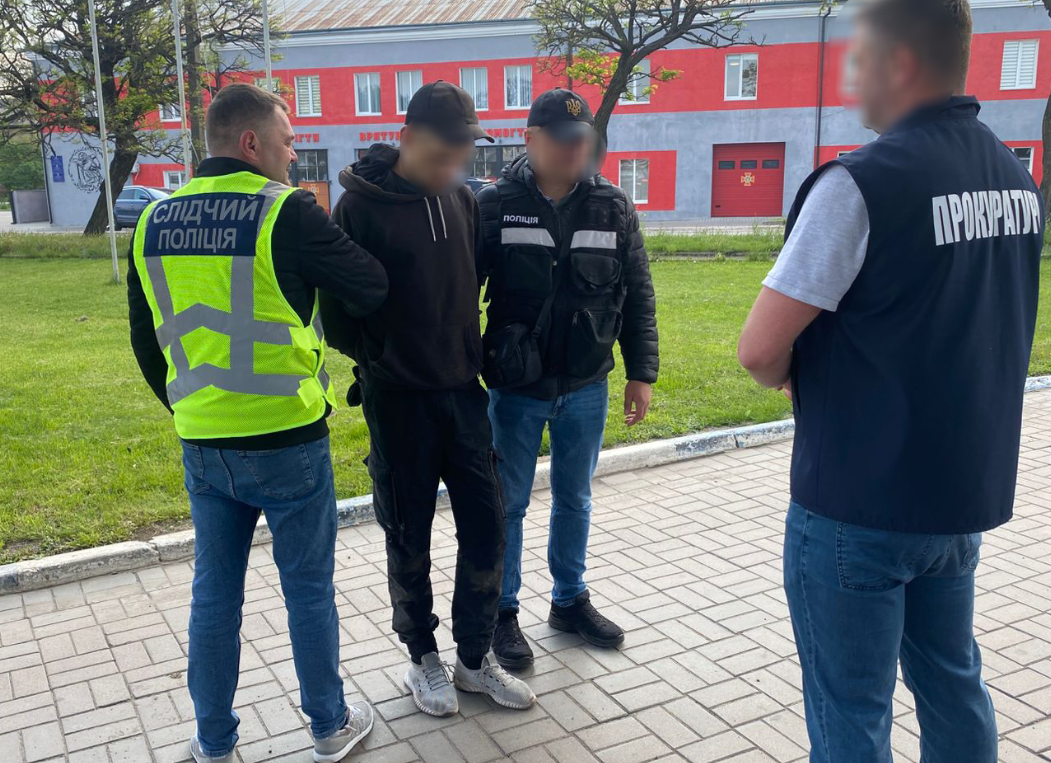 Передавав товар "з рук у руки": на Львівщині жорстко затримали наркодилера