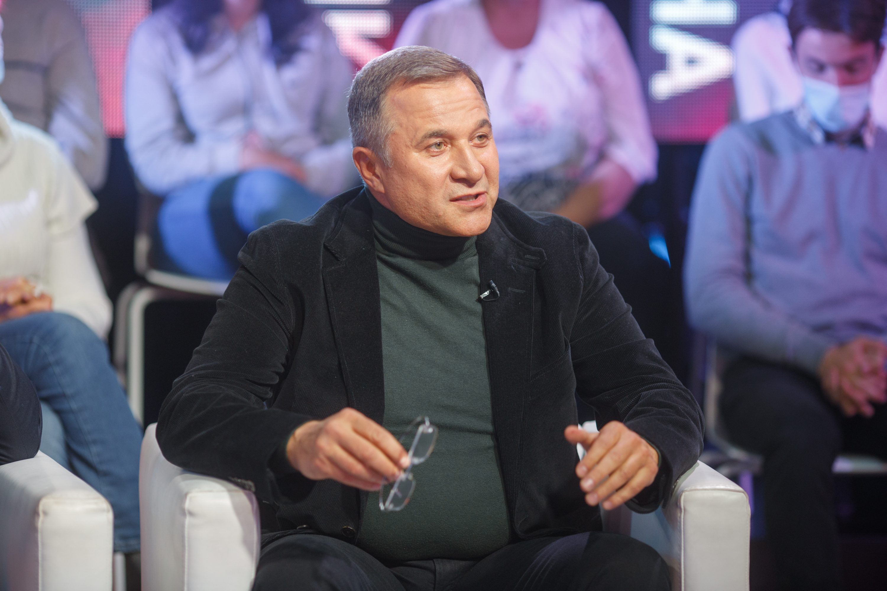 Кожен український олігарх збагатився за рахунок виснаження державних активів, – Васюник