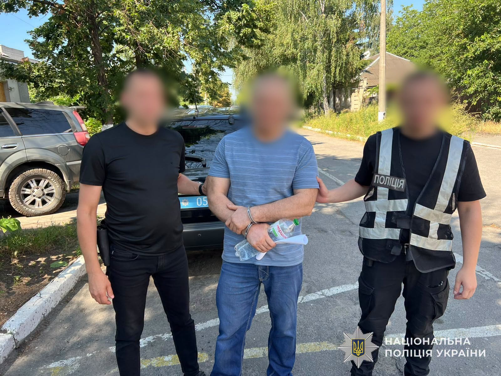 Торгував зброєю поштою по всій Україні: на Львівщині викрили 51-річного підпільного зброяра