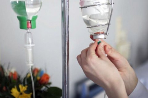 У Львові чоловік потрапив у реанімацію після вживання ковбаси домашнього приготування