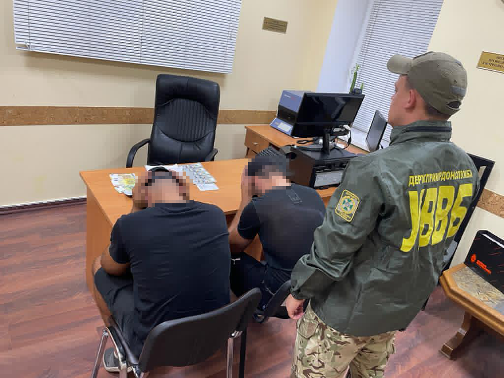 На Волині двоє «студентів» пробували підкупити прикордонницю