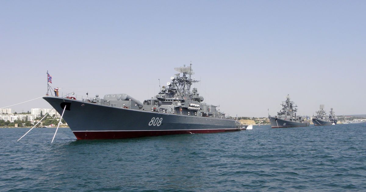 Росія вивела свої кораблі на бойове чергування. Там є «Калібри»