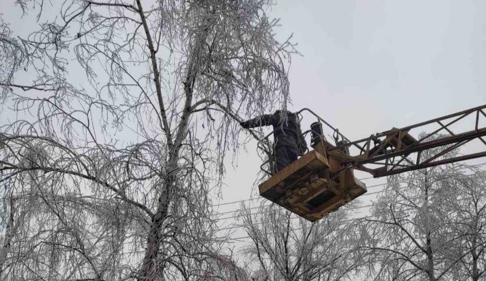 Енергетики повідомили, скільки населених пунктів без світла на Львівщині