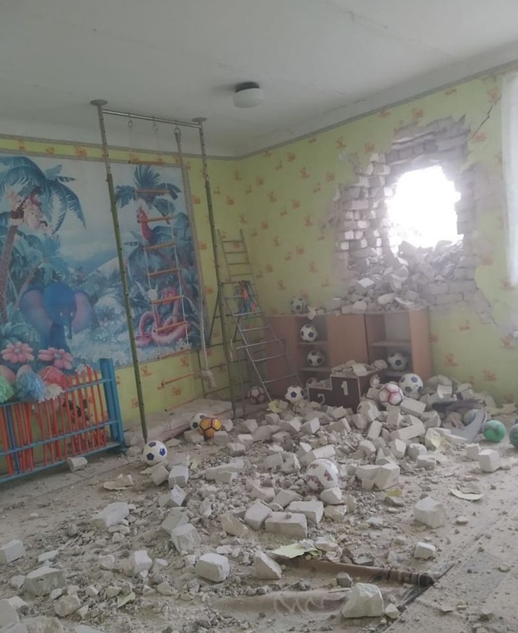 Окупанти обстріляли дитячий садок у Станиці Луганській