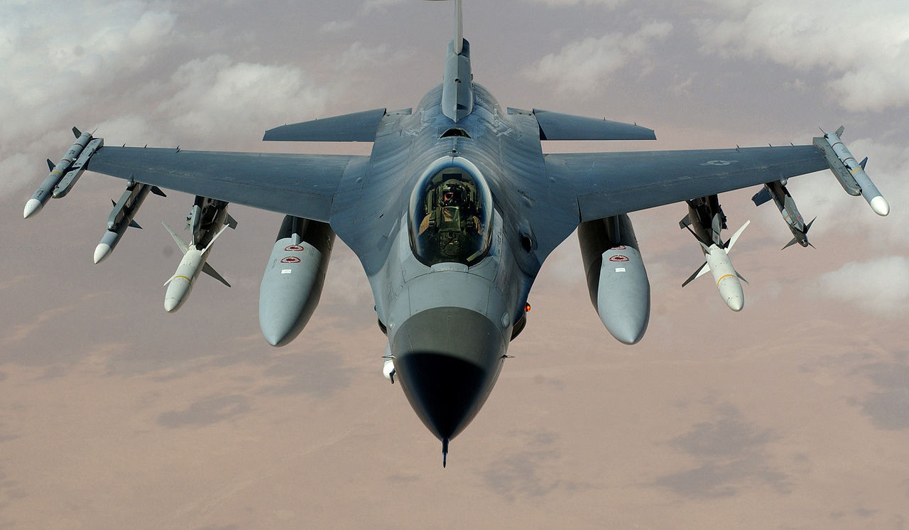 Вночі в Україні розбився літак F-16: що відомо