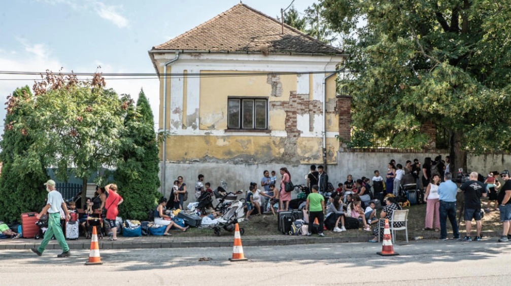 Українських біженців в Угорщині виселяють з притулків