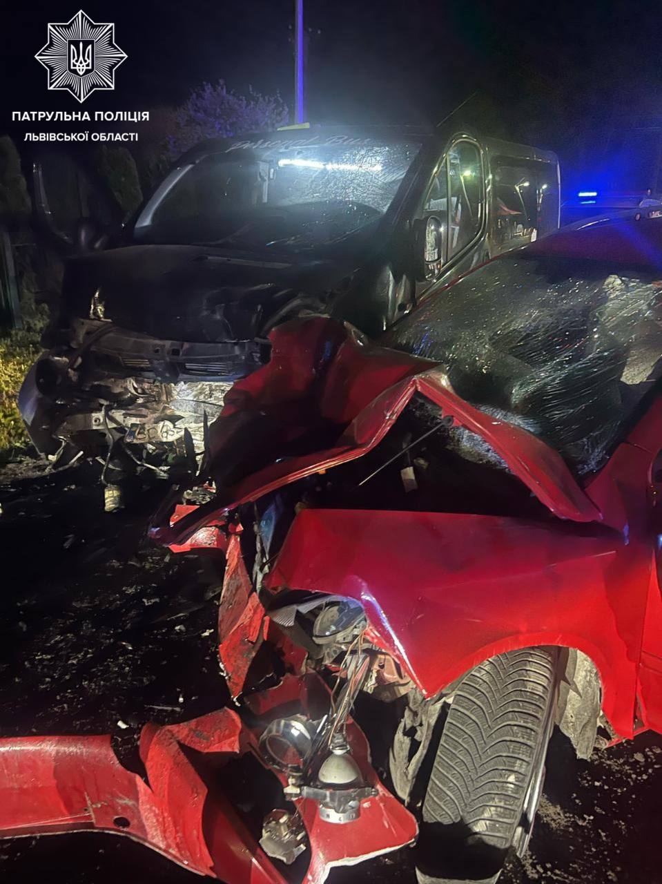 На Львівщині в ДТП постраждали 20-річний водій та пасажирка-підліток