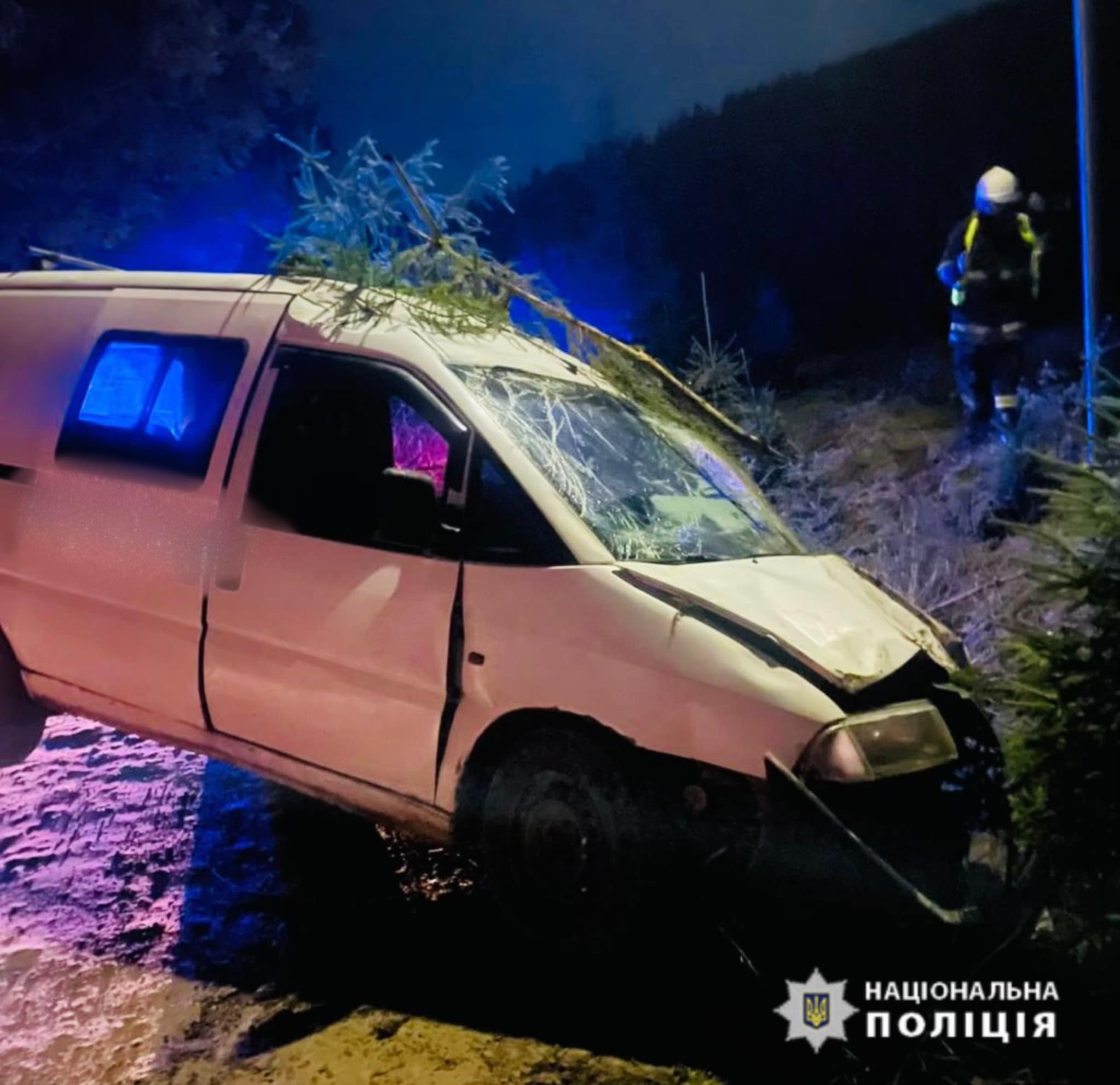 Авто кілька разів перекинулося: на Прикарпатті на смерть розбився 20-річний водій