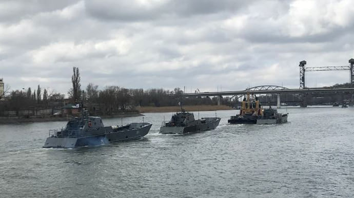 У Чорне море увійшли артилерійські та десантні кораблі РФ