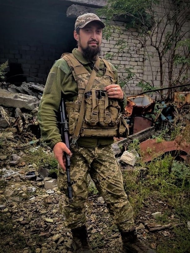 #Живий_Герой. Лікує душу і тіло. Парамедик "Батюшка" про допомогу на війні