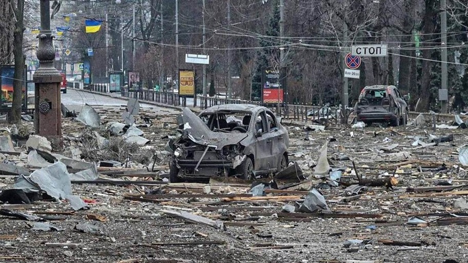 Ворог вдарив по житловому будинку та вищому навчальному закладу  Харкова