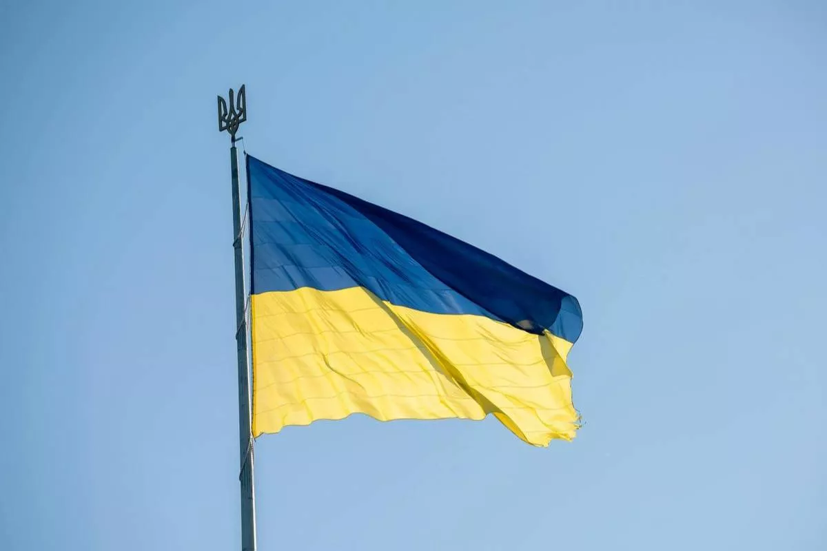 Інцидент у Польщі: під час мітингу Ґжеґожа Брауна зірвали український прапор