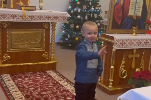 Провів службу в церкві. Маленький львів'янин підкорив мережу