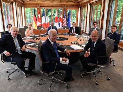 «З голим торсом на коні». Лідери G7 посміялися з Путіна