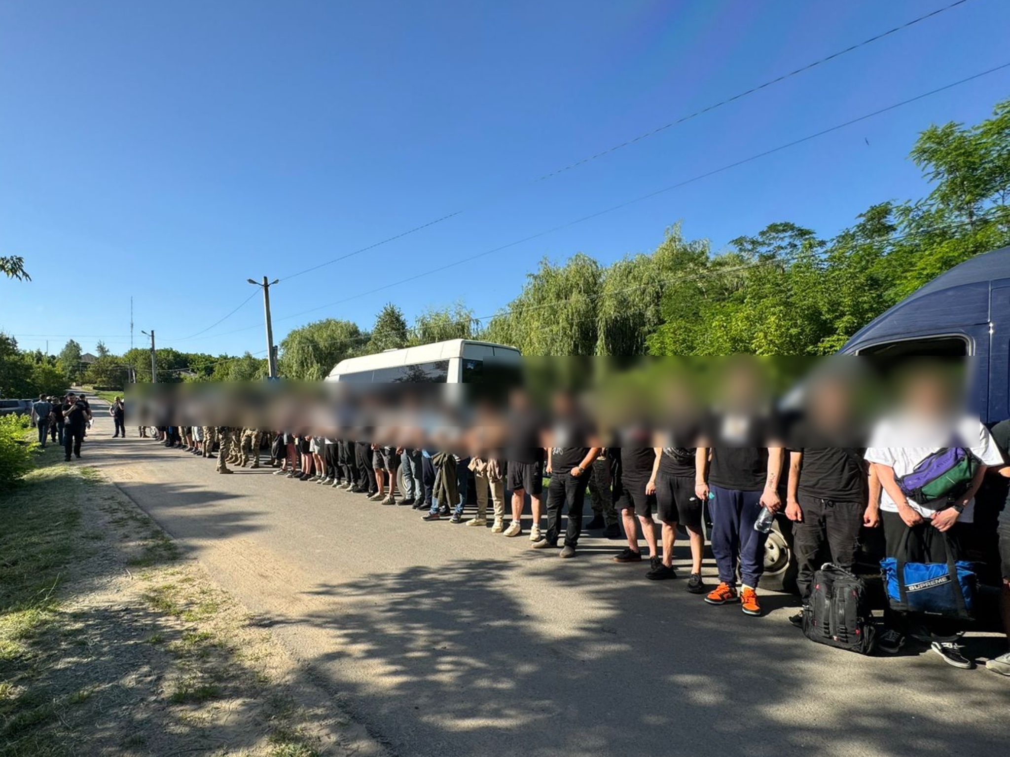 Зупинили «кортеж»: на Одещині прикордонники затримали рекордну кількість «ухилянтів»