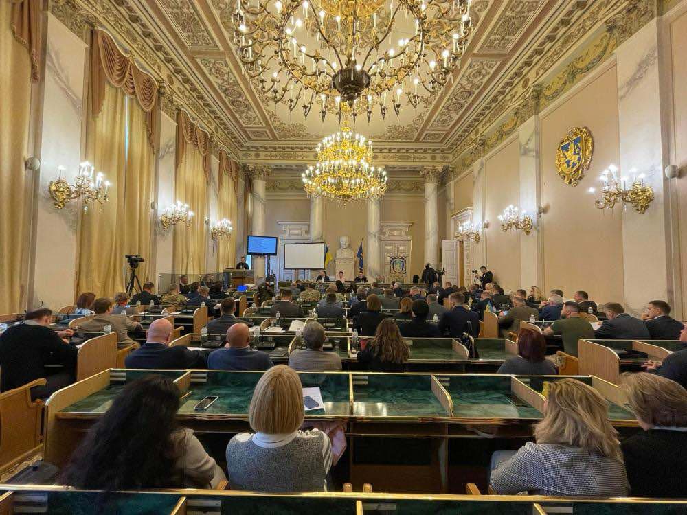 На позачерговій сесії Львівська облрада розгляне питання захисту військових командирів