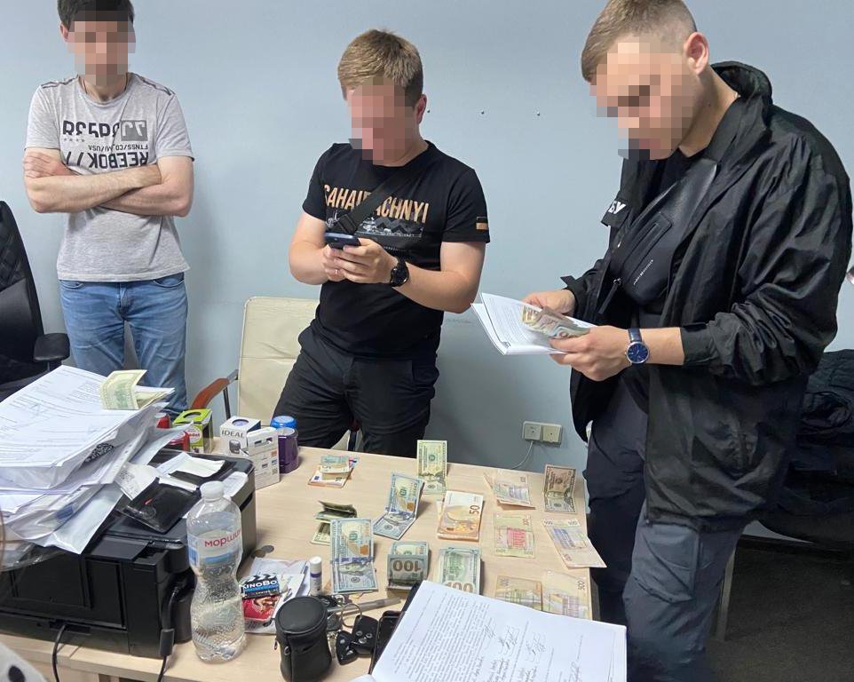 На Львівщині викрили групу зловмисників, які збагачувались на «нульовому» розмитненні автомобілів