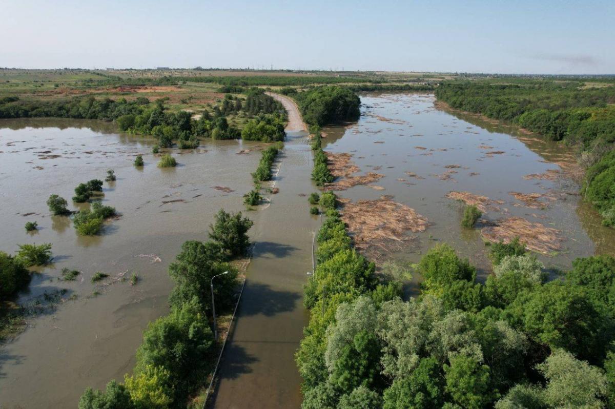 Без урожаїв на довгі роки. Аграрії розповіли про наслідки підриву ГЕС