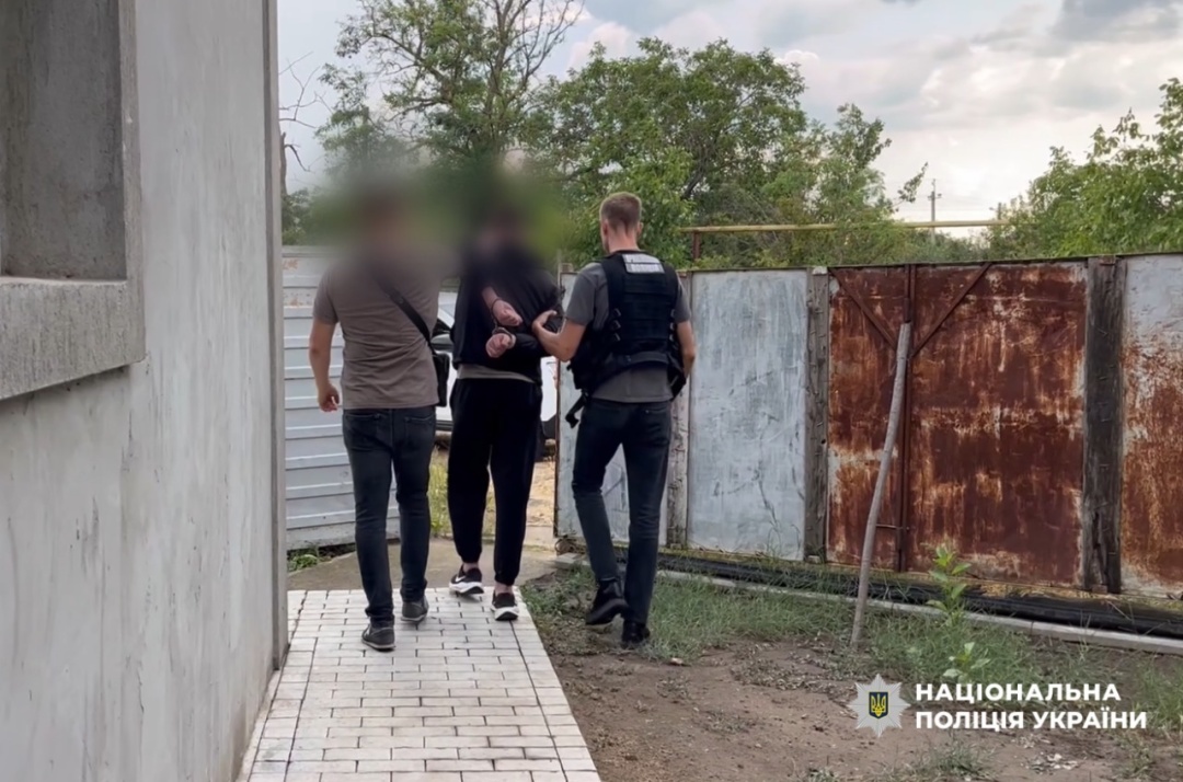 Намагався підпалити будівлю ТЦК: на Одещині затримали 22-річного юнака (відео)