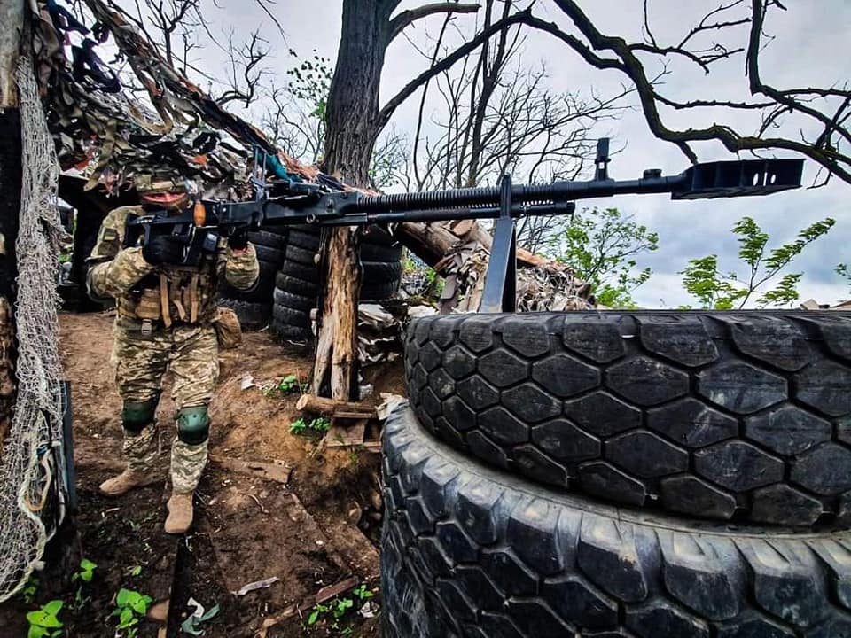 Біля Пісків тривають бої, є частковий успіх ворога біля Бахмута. Генштаб ЗСУ