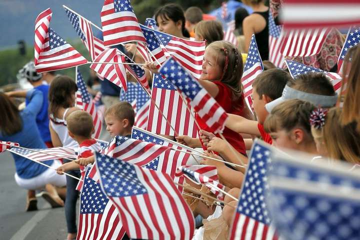 США святкують День незалежності. Зеленський привітав Байдена