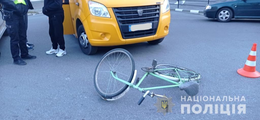 У Стрию автобус збив велосипедиста. Літній чоловік у реанімації