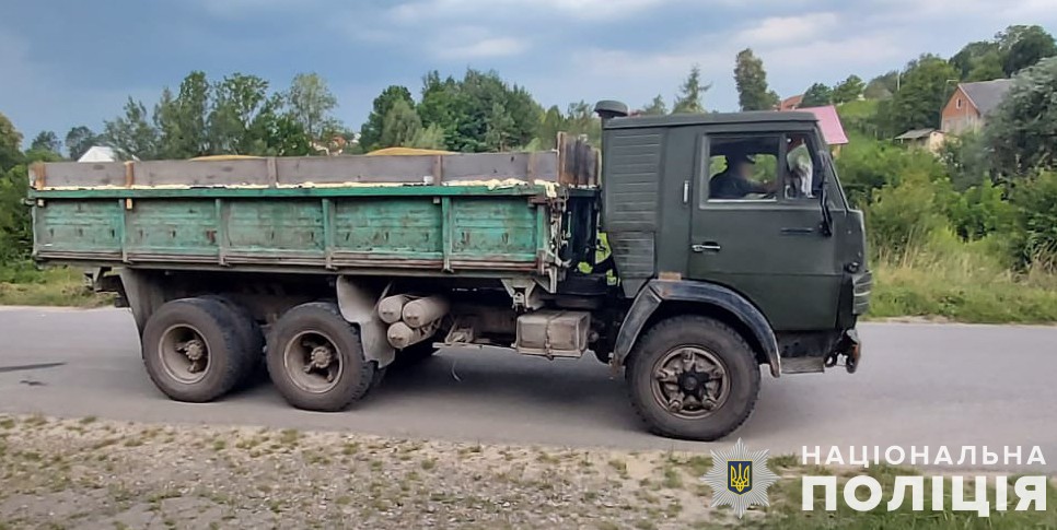 Вантажівка збила пішохода на Львівщині