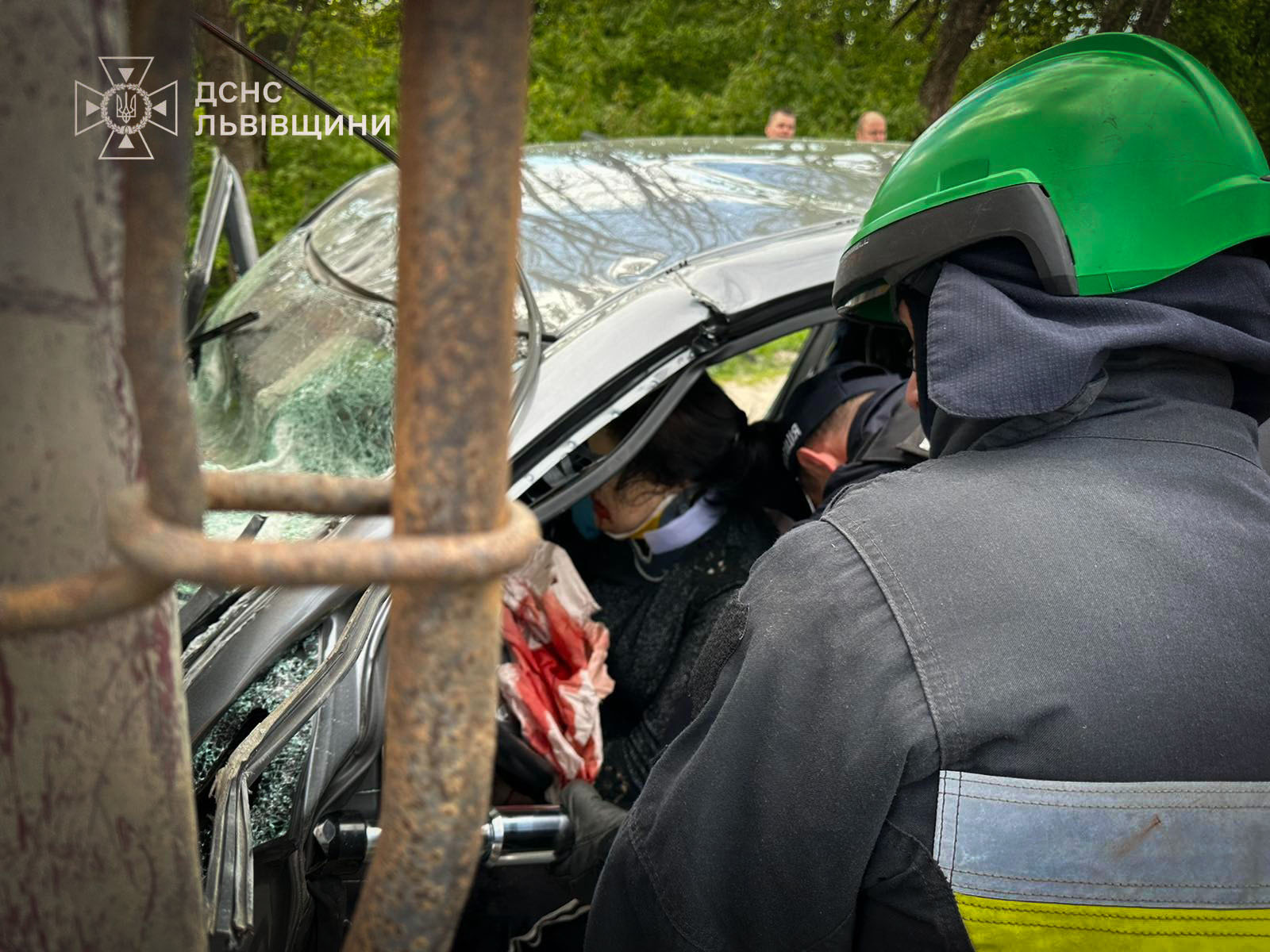 Біля Львова сталася смертельна ДТП. Водійку затисло в понівеченому авто