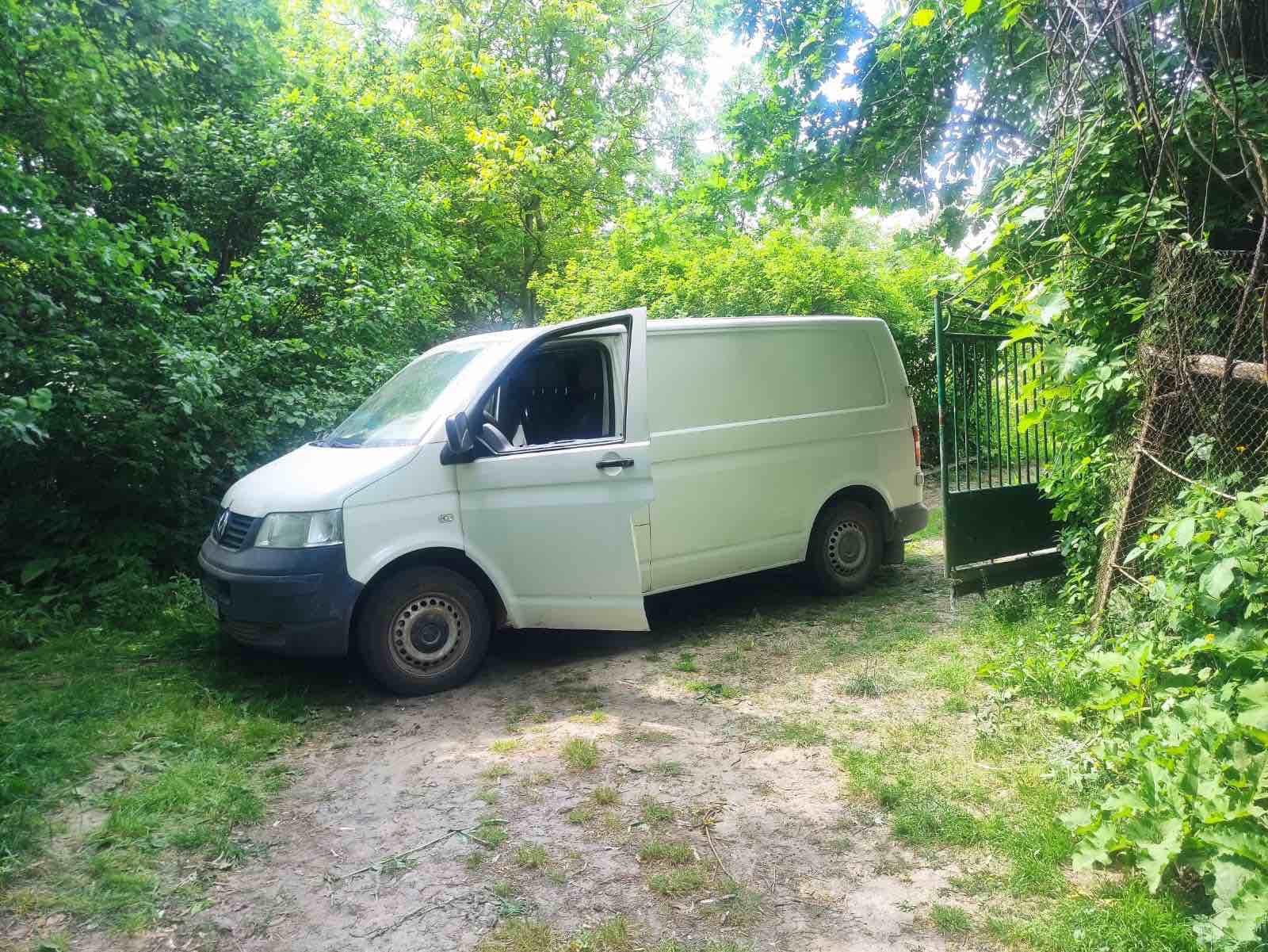На Львівщині чоловік наїхав мікроавтобусом на свою дружину. Жінка в реанімації