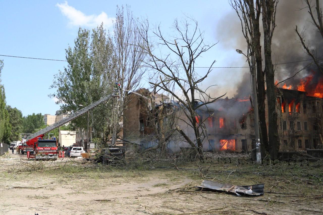 У Дніпрі з-під завалів дістали тіло ще одного загиблого