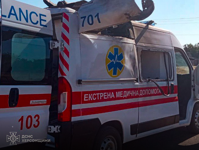 Окупанти вдарили дроном по швидкій допомозі