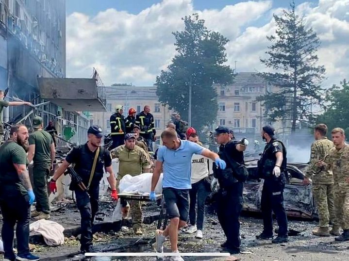 Ударом ракети по Вінниці росіяни знищили один із медцентрів