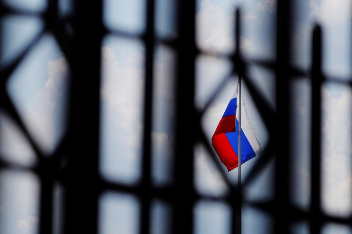 Розрив дипломатичних відносин з Росією і воєнний стан. Зеленський ще вивчає питання