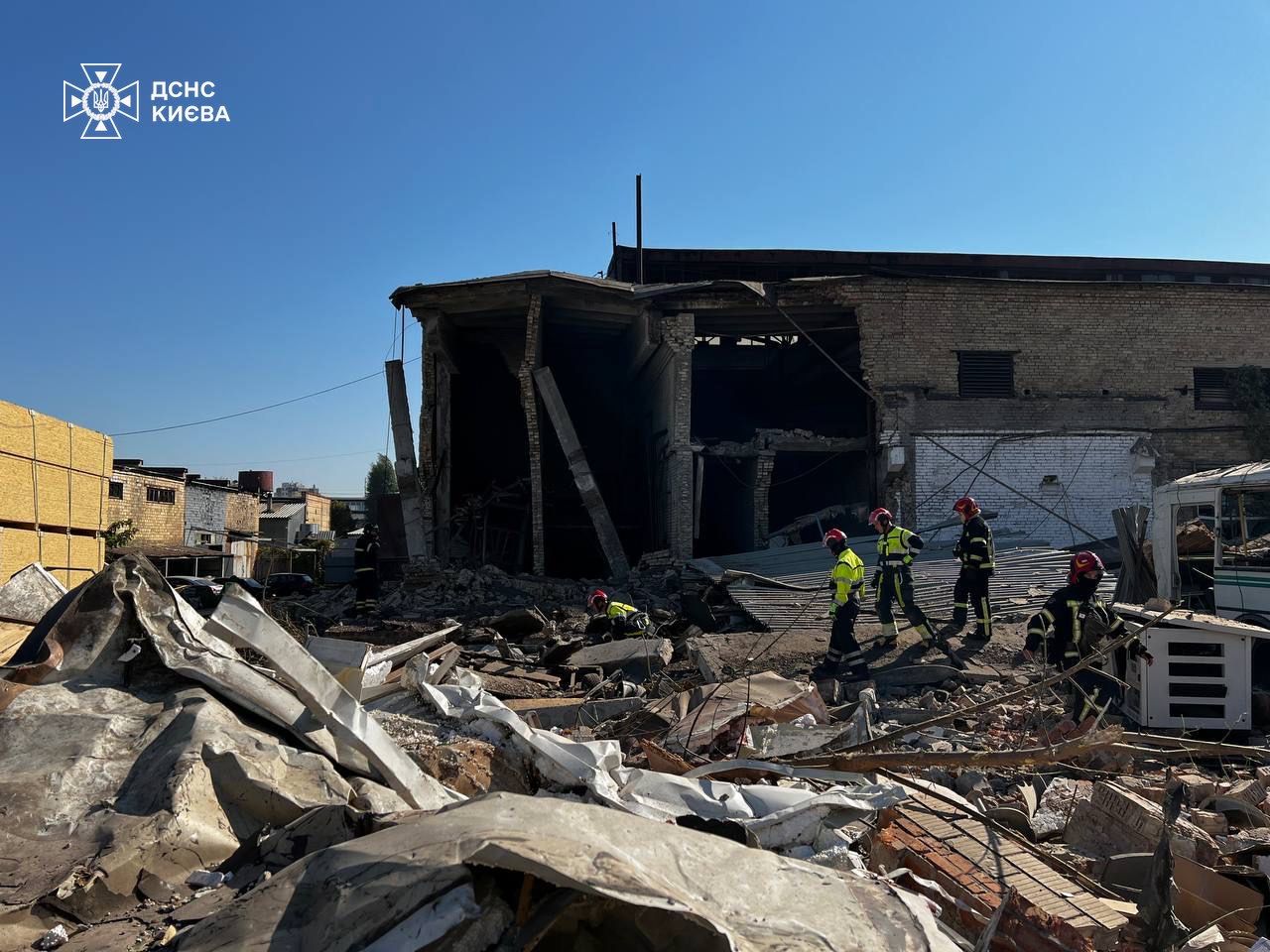 З'явилися фото наслідків вибуху в Києві