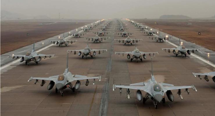 У Повітряних силах розповіли, хто модифікує F-16 для України