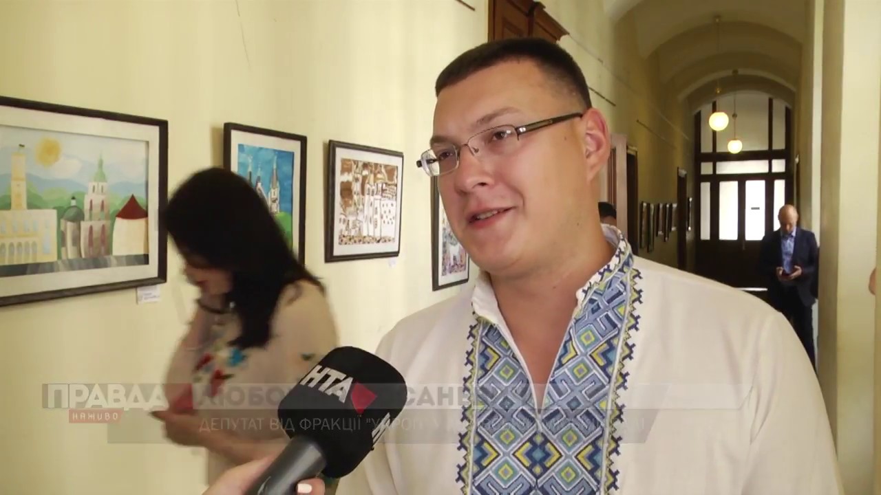 Навчальний рік закінчується, а міські обранці «згадали» про школярів